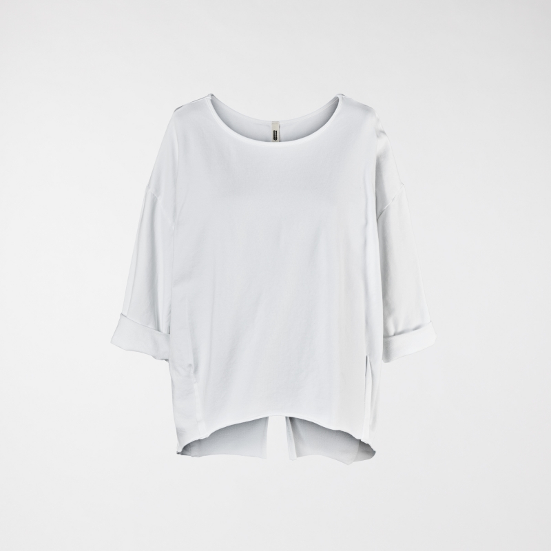 MOLETOM COM ABERTURA NAS COSTAS