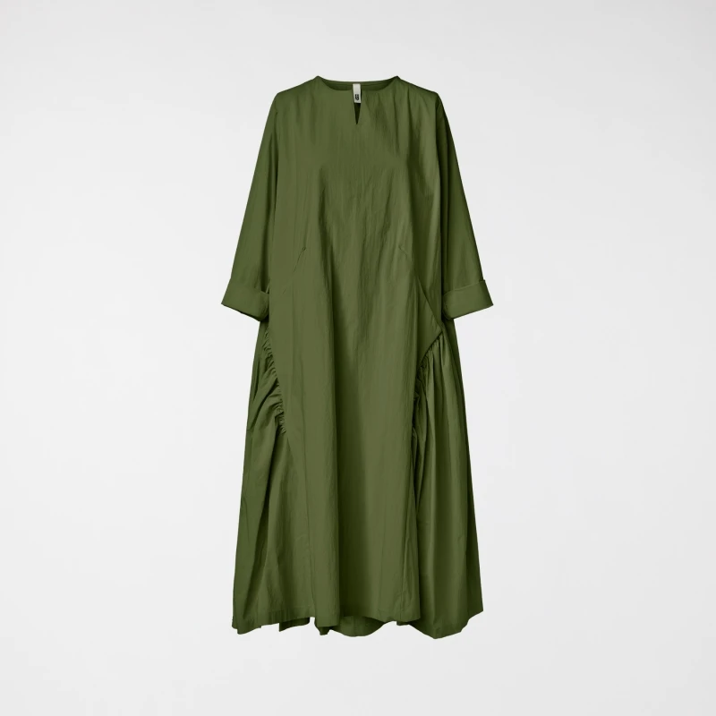 VESTIDO COM DETALHES PLISSADOS