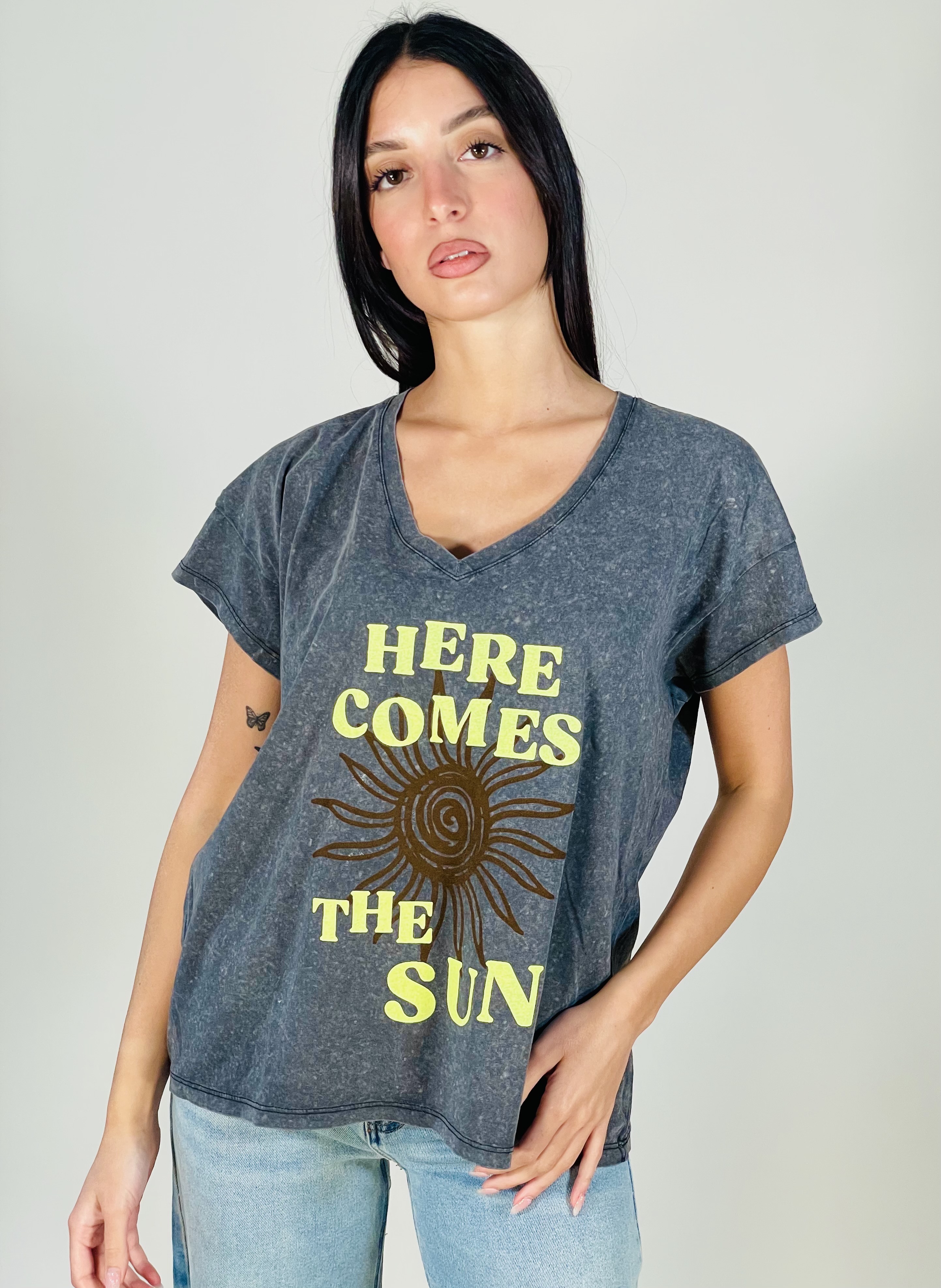 T-shirt the sun