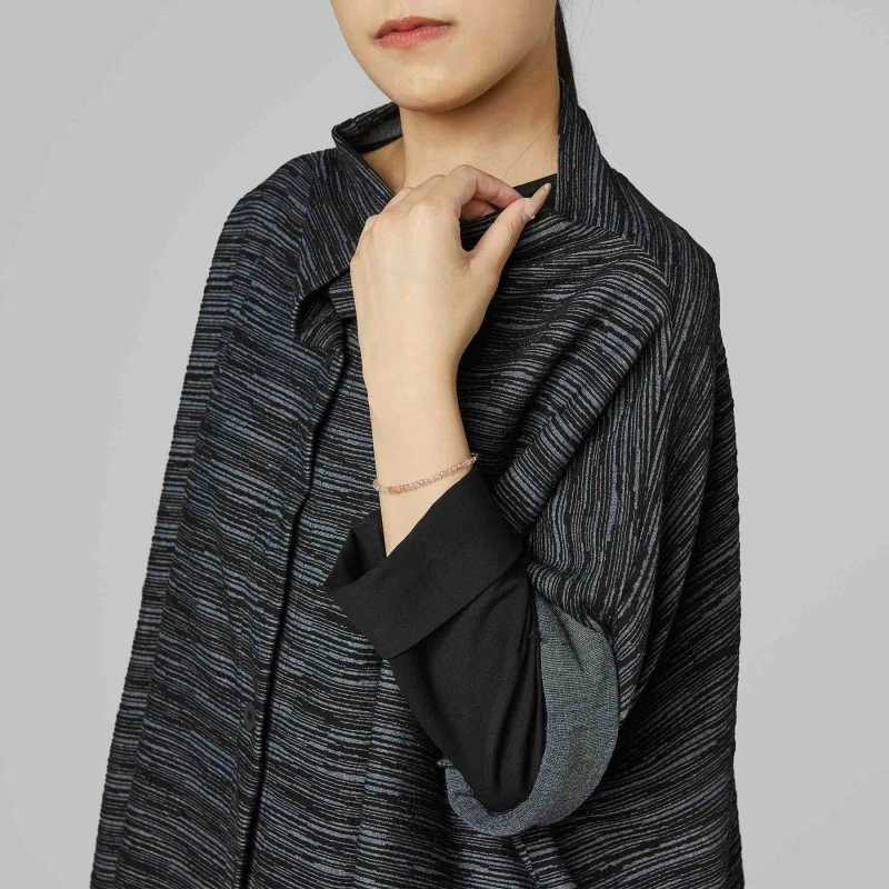 CARDIGAN LISTRADO CINZA