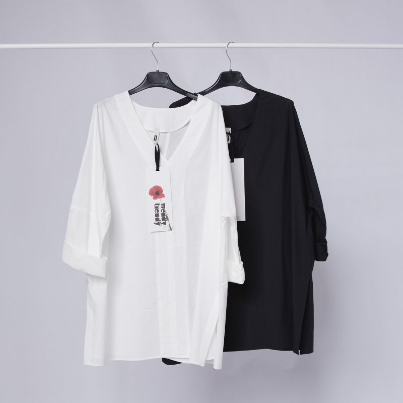 Blusa maxi com decote em V preta