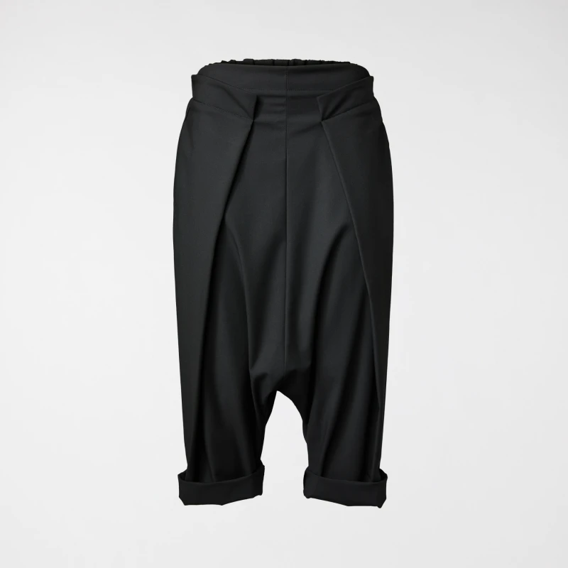 Calça cropped com pregas preta