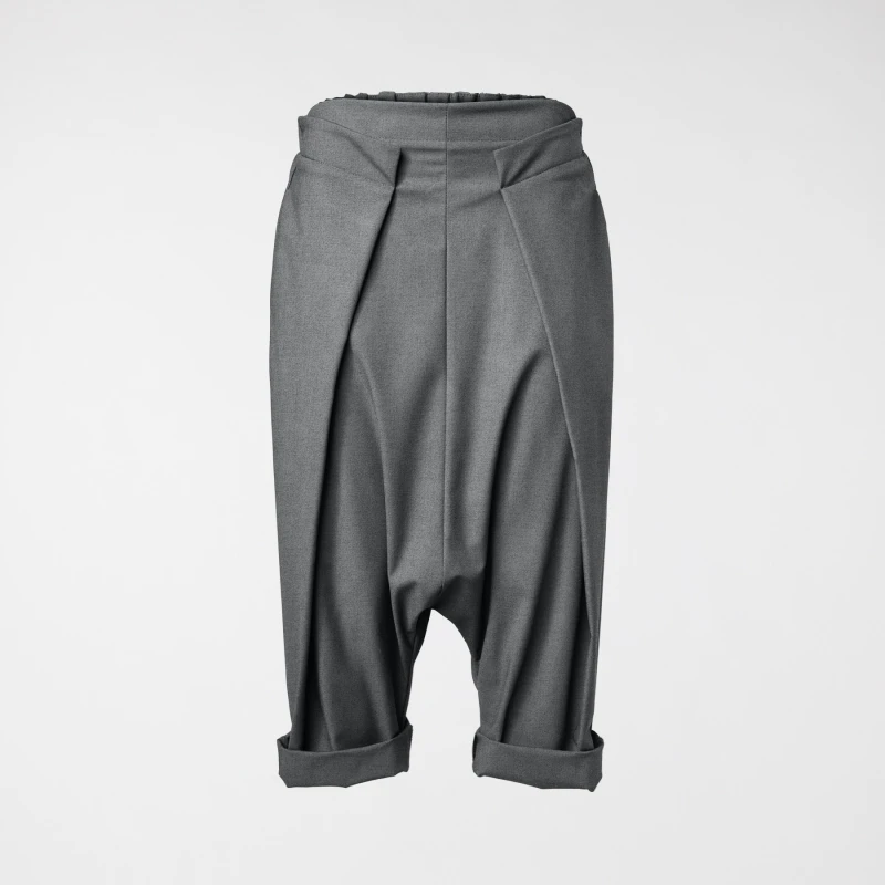 Calça cropped com pregas preta