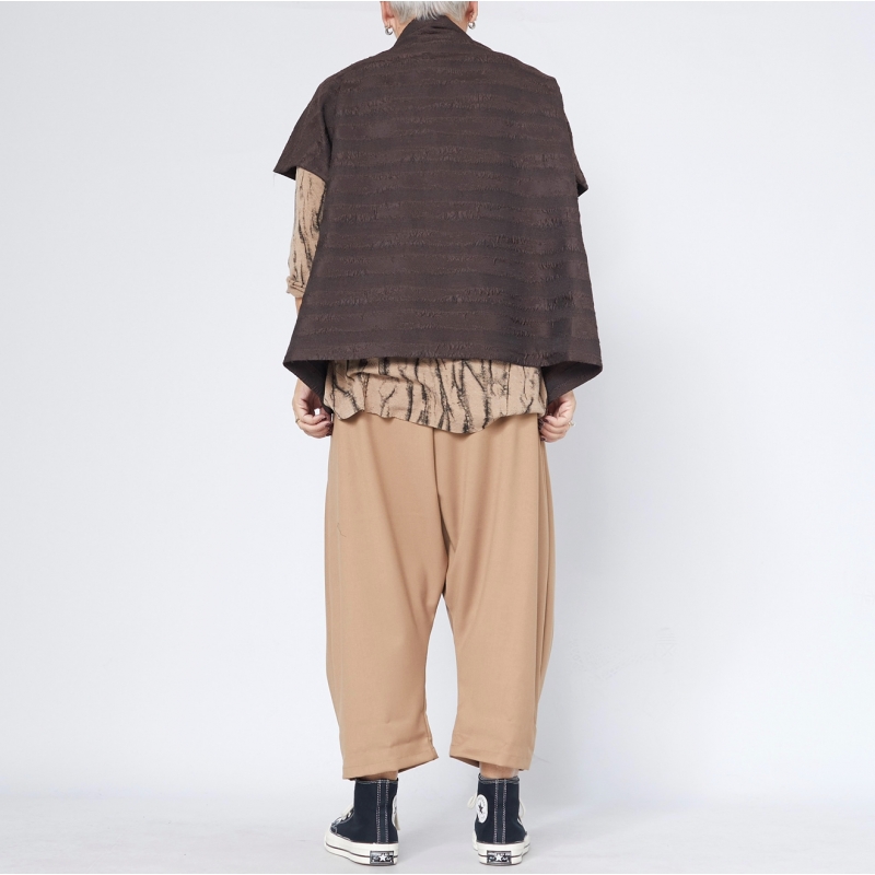 Calça cropped com pregas preta