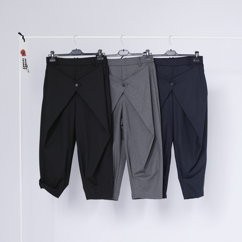 CALÇAS COM FECHO DE CARTEIRA