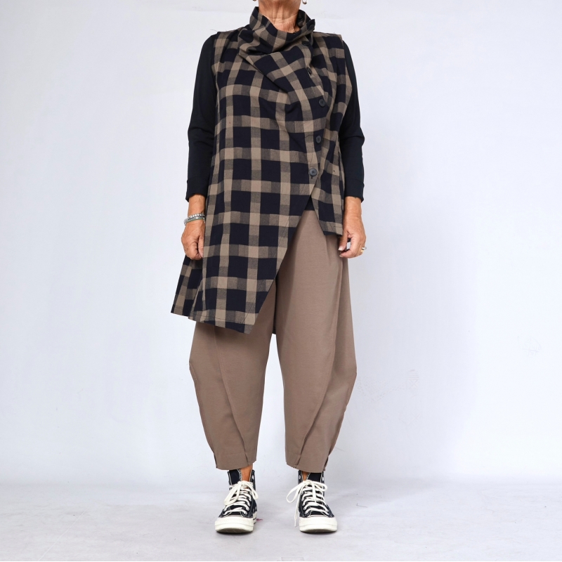 CALÇA DE TECIDO PUNTO MILANO COM COSTURAS EXTERNAS