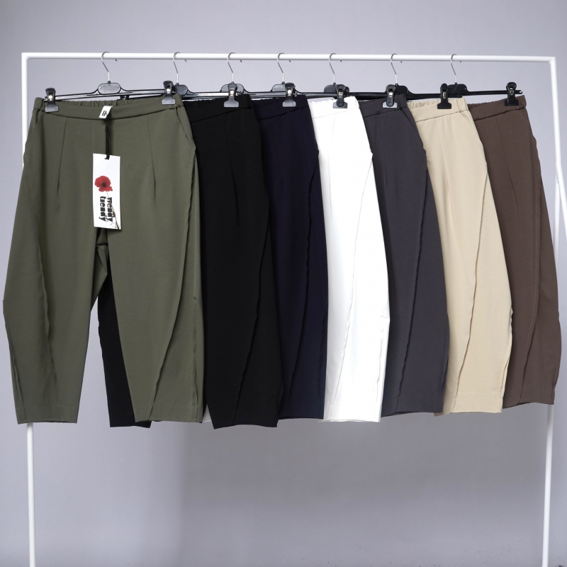 CALÇA DE TECIDO PUNTO MILANO COM COSTURAS EXTERNAS