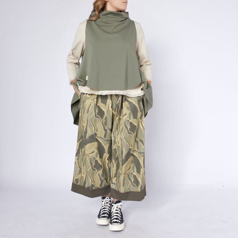 COLETE ELÁSTICO DE GOLA ALTA VINHO